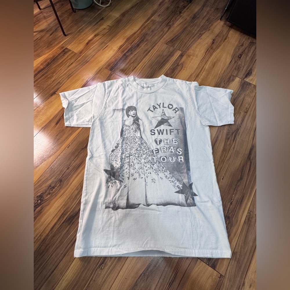 Taylor Swift  Eras Tour T-Shirt - White and Gray